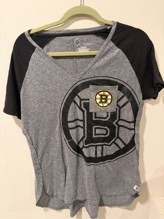 Majestic Tops - Majestic Gray & Black Boston B Raglan V-Neck Tee